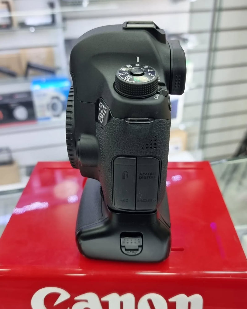 CAMERA CANON 6D C/ GRIP CORPO SEMI NOVO