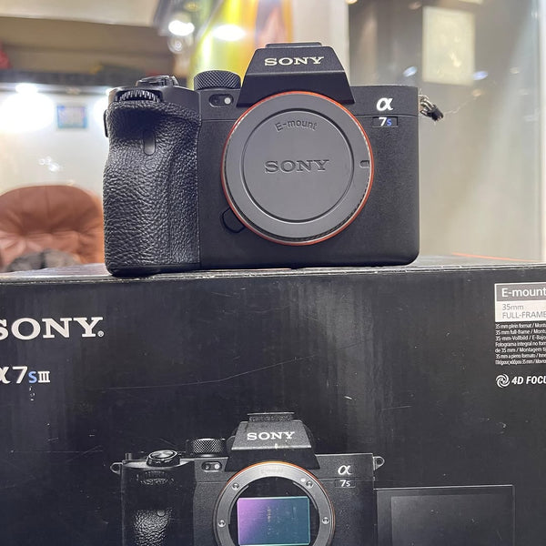 CAMERA SONY A7 III LACRADA NUNCA USADA